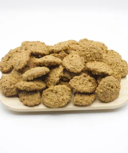 plato de maderade galletas con membrillo ecológicas de Biogredos